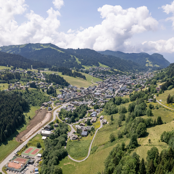 <center>Les Gets en été </center> <center>Les Gets en été </center>